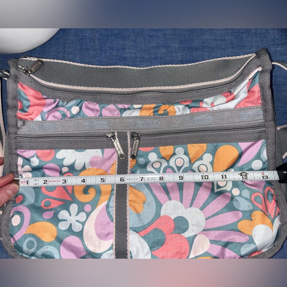 Le SportSac Multi-Color Floral Crossbody – Expandable Travel Bag - Picture 8 of 11